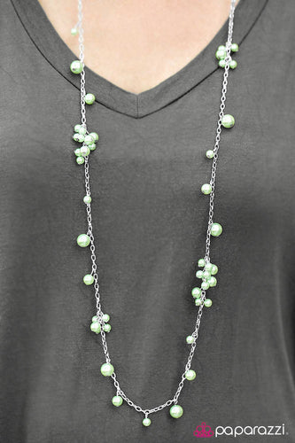 five-dollar-jewelry-beautifully-baroque-green-necklace-paparazzi-accessories