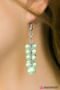 five-dollar-jewelry-give-me-a-baroque-green-paparazzi-accessories