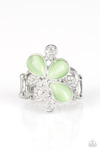 five-dollar-jewelry-diamond-daises-green-ring-paparazzi-accessories