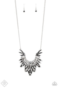 five-dollar-jewelry-leave-it-to-luxe-silver-necklace-paparazzi-accessories