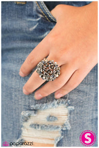 five-dollar-jewelry-catch-the-bouquet-paparazzi-accessories