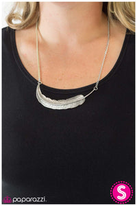 five-dollar-jewelry-airborne-green-necklace-paparazzi-accessories