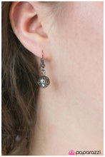Load image into Gallery viewer, Open Door Jewelry - Not Your Average Wallflower Necklace - Paparazzi Accessories
