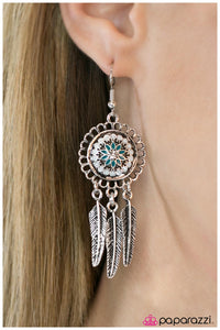 five-dollar-jewelry-not-all-who-wander-blue-paparazzi-accessories