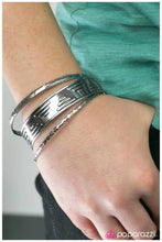 Load image into Gallery viewer, five-dollar-jewelry-montezuma-2871-paparazzi-accessories
