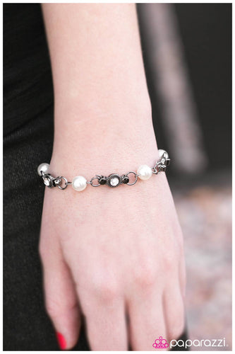five-dollar-jewelry-walk-of-fame-paparazzi-accessories