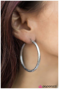 five-dollar-jewelry-gimme-more-paparazzi-accessories