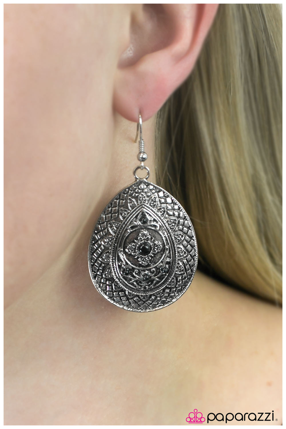 five-dollar-jewelry-a-drop-in-the-bucket-black-earrings-paparazzi-accessories