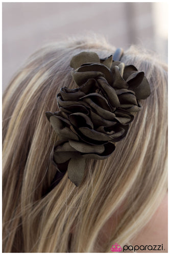 five-dollar-jewelry-the-girl-next-door-green--paparazzi-accessories
