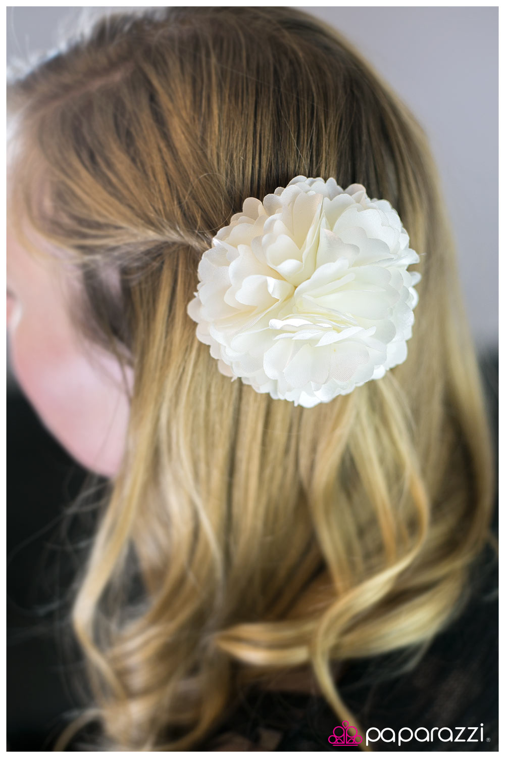 five-dollar-jewelry-runaway-bride-white-hair clip-paparazzi-accessories