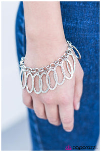 five-dollar-jewelry-the-oval-office-paparazzi-accessories
