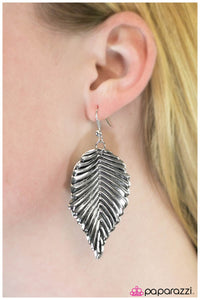 Open Door Jewelry - I Cant BeLEAF My Eyes Necklace - Paparazzi Accessories