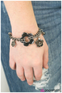 five-dollar-jewelry-dance-of-the-daisies-paparazzi-accessories