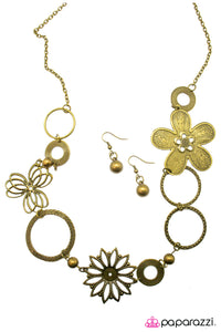 Open Door Jewelry - In Full Bloom Necklace - Paparazzi Accessories