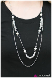 five-dollar-jewelry-flirting-with-the-enemy-white-necklace-paparazzi-accessories