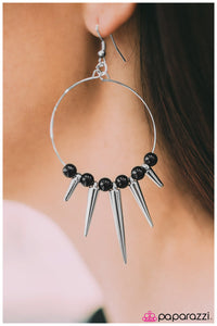 five-dollar-jewelry-keep-your-enemies-closer-paparazzi-accessories