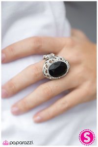 five-dollar-jewelry-queen-for-a-day-black-ring-paparazzi-accessories